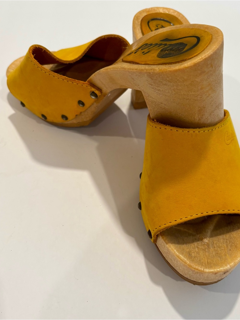 Candie's Vintage Mustard Yellow Leather Clog Mules Made in Italy